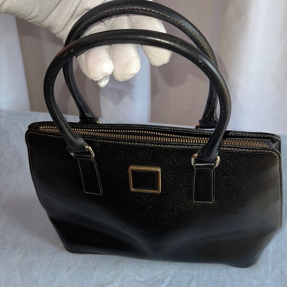 Elegant Black Handbag - Picture 9 of 9